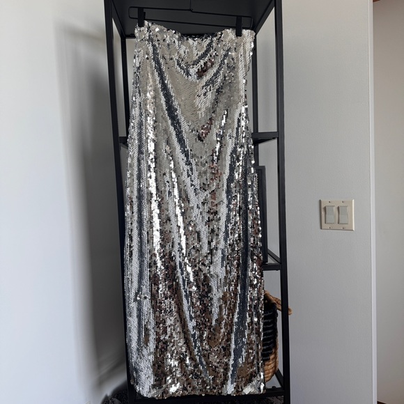 NTW Rhode strapless silver pailette sequin dress. - Picture 3 of 8